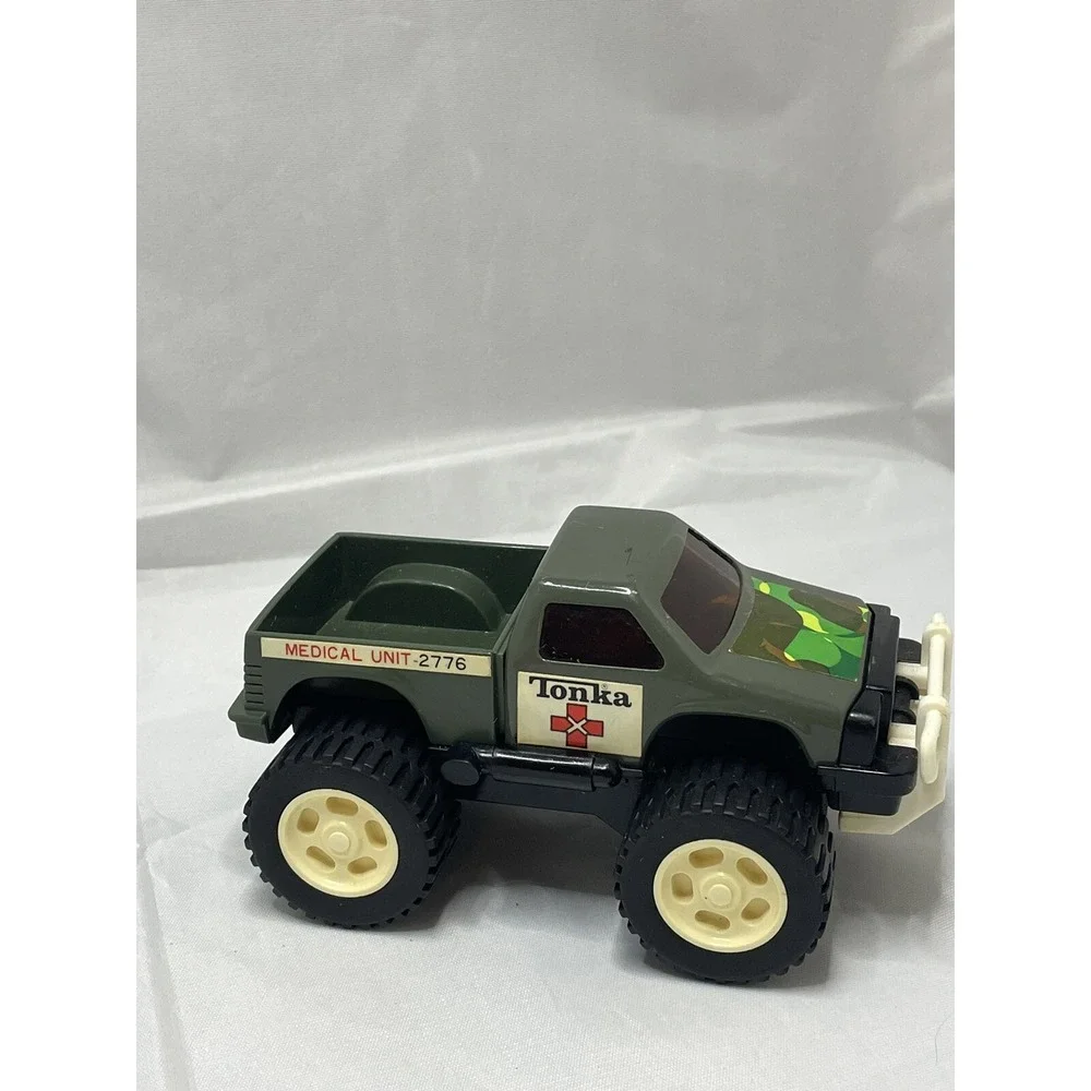 RARE‎ 1983 TONKA Medical Unit 2776 Power Wagon Clutch Popper Truck Toy Japan